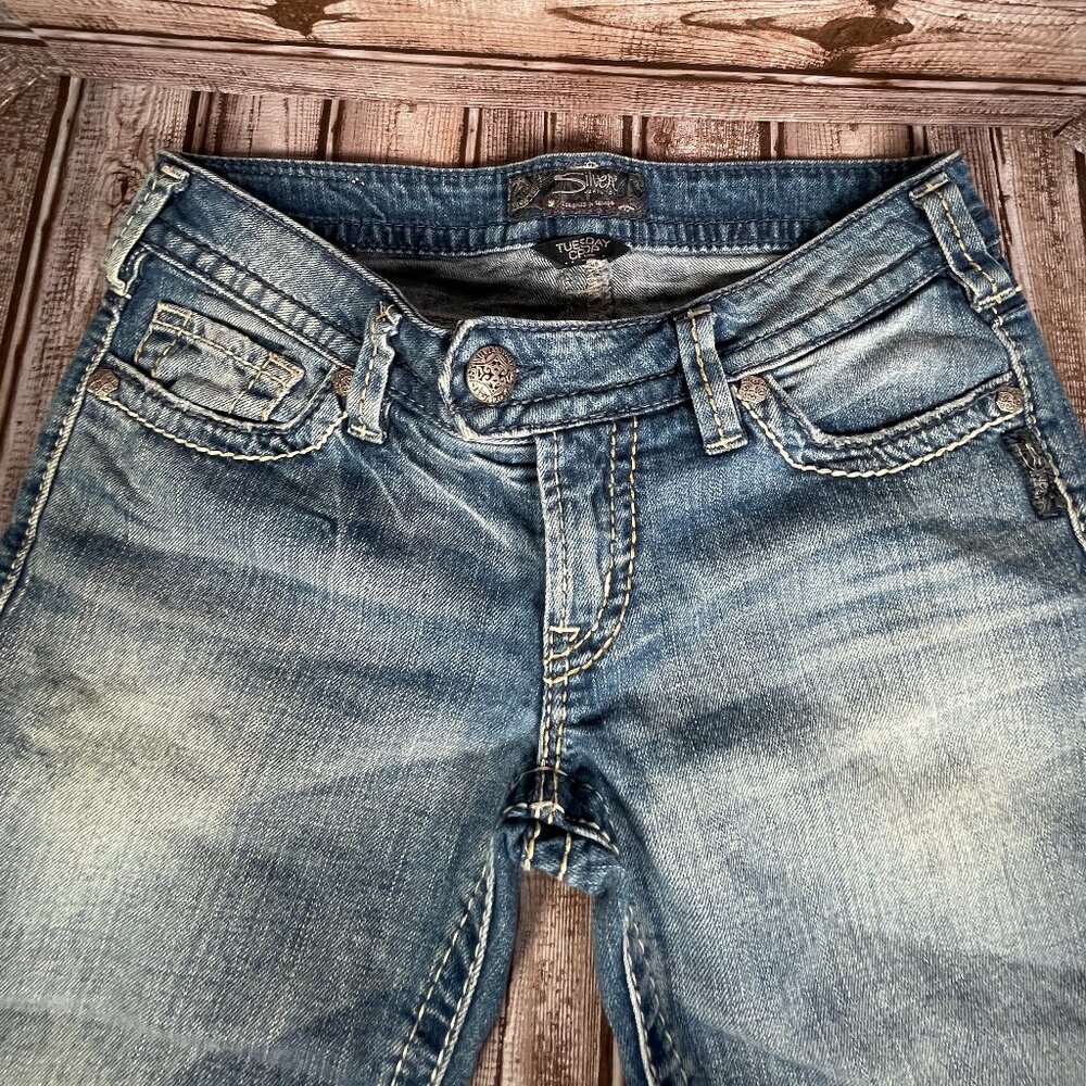 SILVER JEANS Tuesday Crop Women's 28 Thick Stitch Capri Blue Denim Jeans - Picture 3 of 7